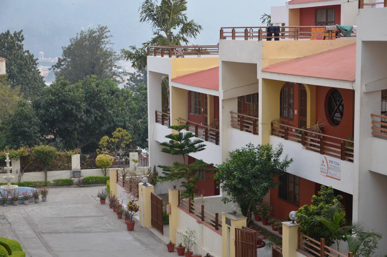Ganga Vatika Ayurveda Bhavan Hotell Rishīkesh Exteriör bild