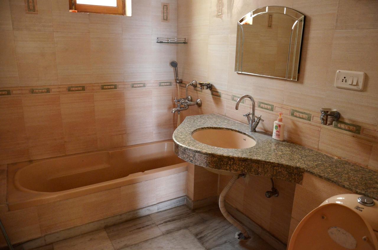 Ganga Vatika Ayurveda Bhavan Hotell Rishīkesh Exteriör bild